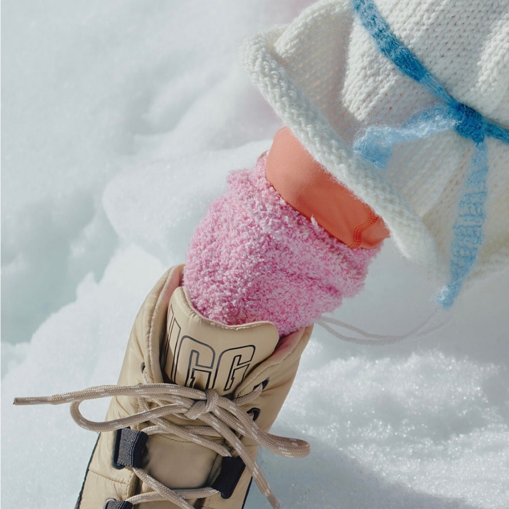 NIB UGG® 1143844 Women's Yose Puffer Lace-Up
Booties - Picture 6 of 8
